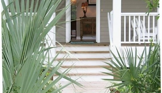 Classic BHI Home, Ideal for 2 Families, Easy Beach Access