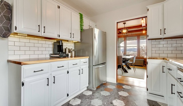 Classic Butte Vacation Rental w/Mountain Views!