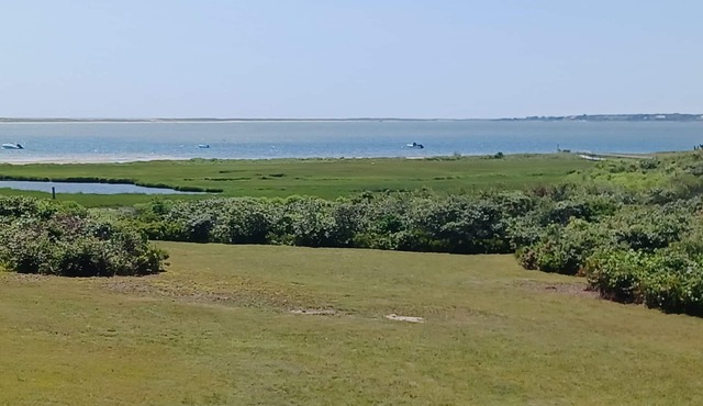 Classic Chappy Beach House, big water views, near the water