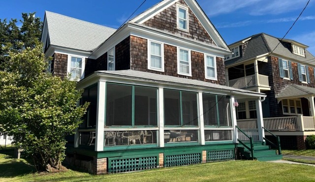 Classic & Charming Family Beach House in the Heart of Bay Head