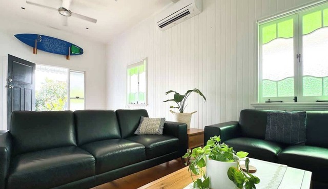 Classic City Queenslander - Walk to Esplanade