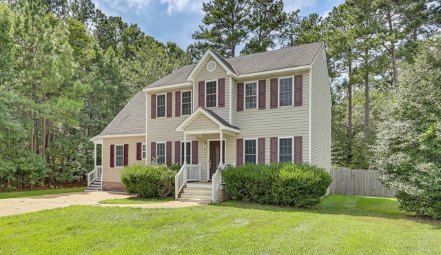Classic Colonial Home w/Private Yard in Richmond!