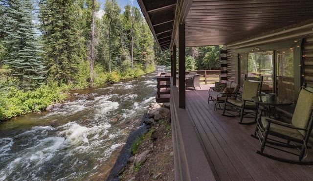 Classic Colorado Cabin on the Florida River - 20 Minutes to Downtown Durango