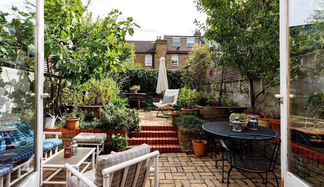 Classic Contemporary, by Veeve