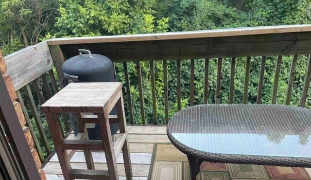 Classic convenient comfy condo