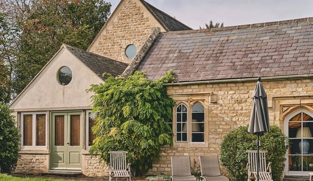 Classic Cotswold Home in Little Faringdon nr Burford dog friendly