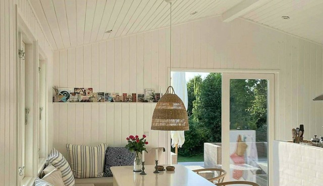 Classic cottage charm near Hornbæk Beach
