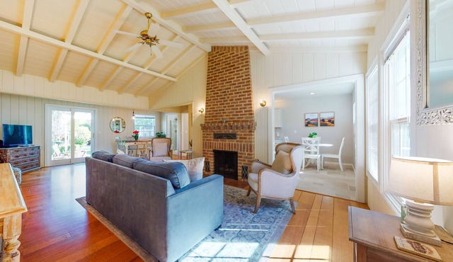 Classic cottage living with stunning, private outdoor space, grill & gazebo