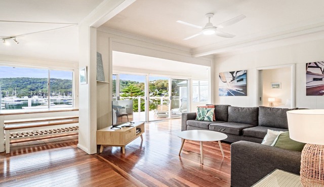 Classic Cottage on the Bay by HolidayCo.