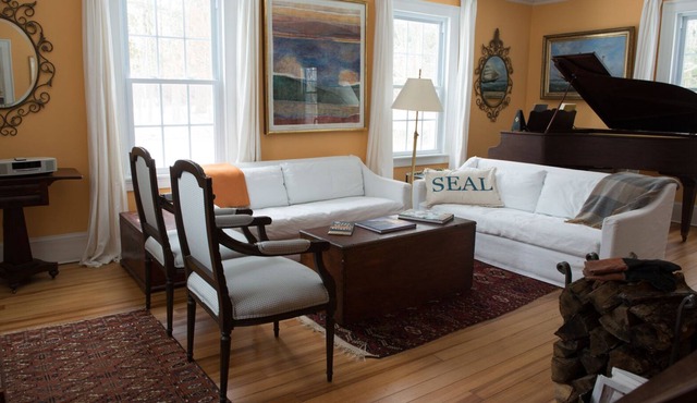 Classic cottage, walk to Seal Harbor Beach and Acadia National Park