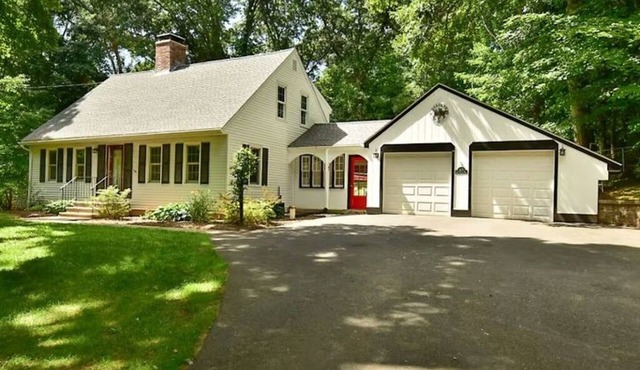 Classic Country Home, in Bloomfield, Connecticut
