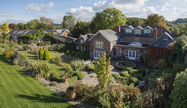 Classic Country House with Heated Indoor Pool Complex and Private Walled Garden
