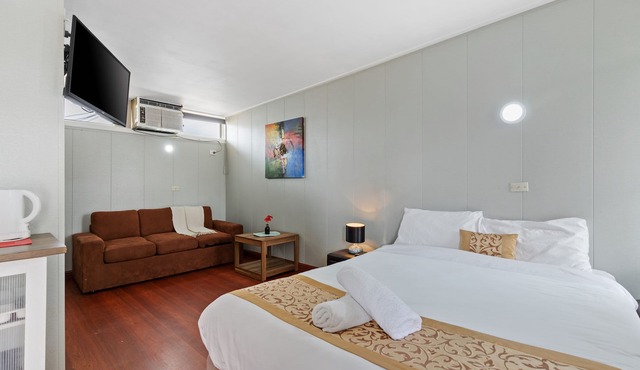 Classic Country Motel Room near Murray,