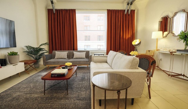 Classic DTLA Glamour Loft w/Rooftop Pool, 360° Views + Parking