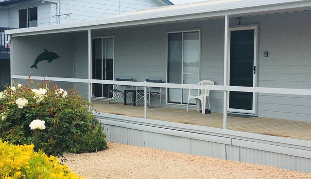Classic family getaway beach house at Tiddy Widdy Beach relaxing & pet friendly!