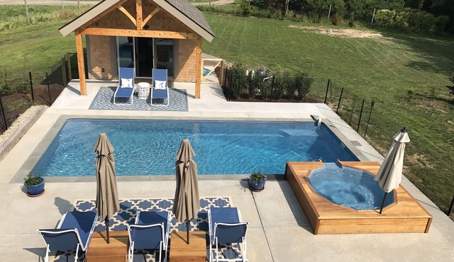 Classic Farm House in the heart of Water Mill, 2.7mi To Beach