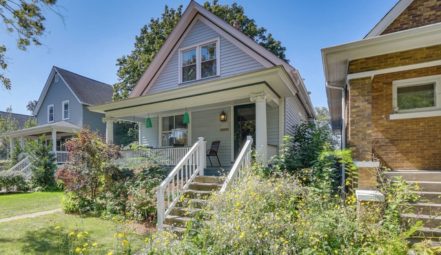 Classic Forest Park Foursquare < 1 Mi to Blue Line