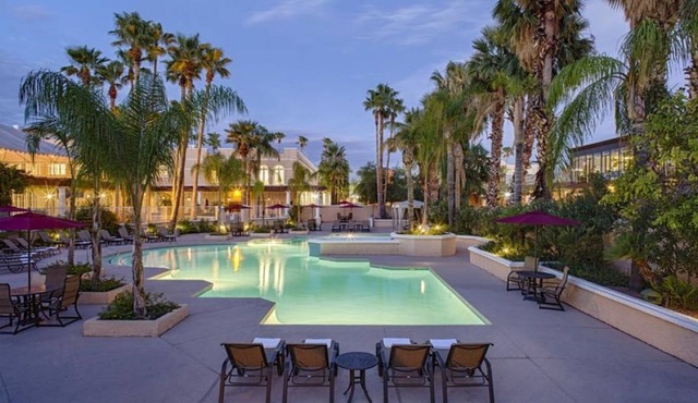 Classic Four Units, Pool, Gym and Restaurants