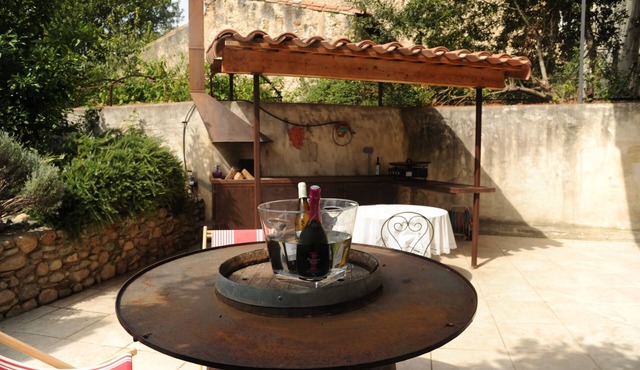 Classic France Double:AC, BBQ, fresh&clean, garden