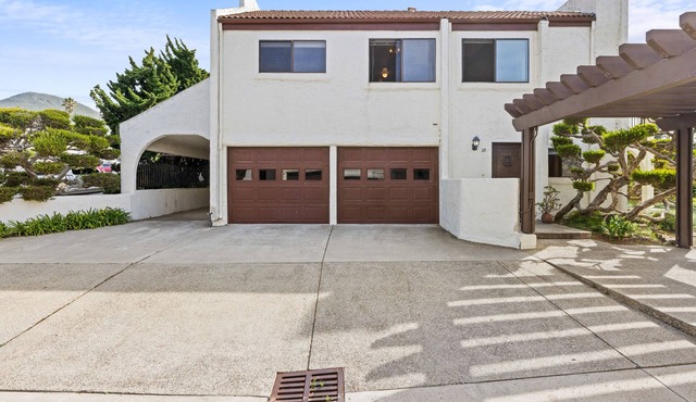Classic getaway by the sea within walking distance to everything w/ocean views