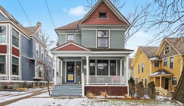 Classic Heritage Hill Remodeled 2 Bedroom with Bold and Warm Colors