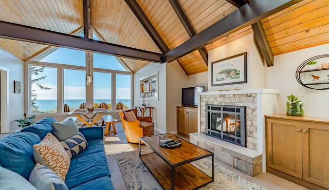 Classic home with ocean views - just a short walk to parks & beaches