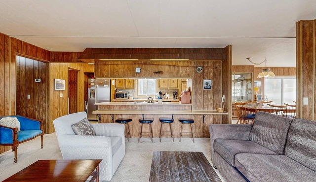 Classic home with partial ocean views & horseshoe pit - close to beach