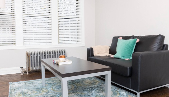 Classic HP 1BR with Fast Transit to UChicago & DT by Zen Rentals