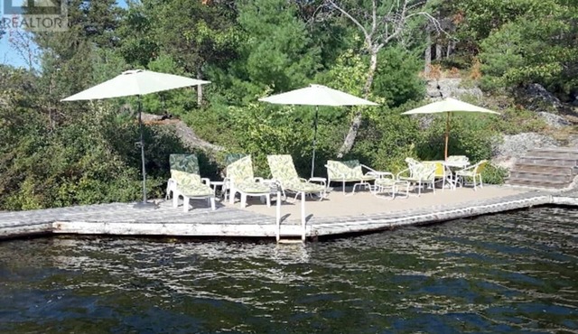 Classic Kawartha Lakes Cottage Experience - Stoney Lake