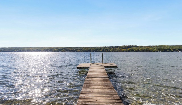 Classic Keuka Lake Cottage on the Bluff! Walk-in lake frontage!