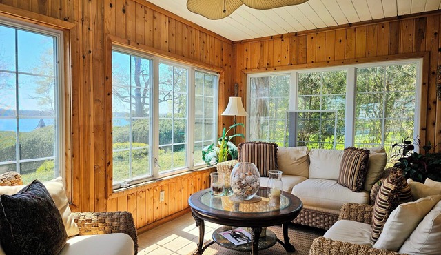 Classic Lake House on Powers Lake with boat house! Pet-friendly!