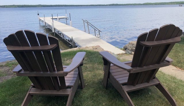 Classic Lake Sallie Hideaway with Wonderful Sunset Views