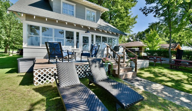Classic Lk Le Homme Dieu Cottage! Level sand beach!