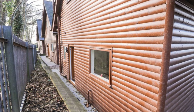 CLASSIC LODGE 38, family friendly, with pool in Dyserth