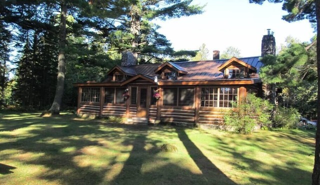 Classic Lodge on Private Lake
