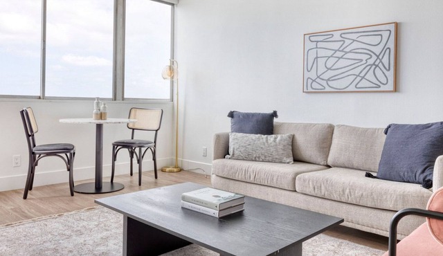 Classic Long Beach 1BR w/ BBQ, Pool & Gym, near groceries, by Blueground
