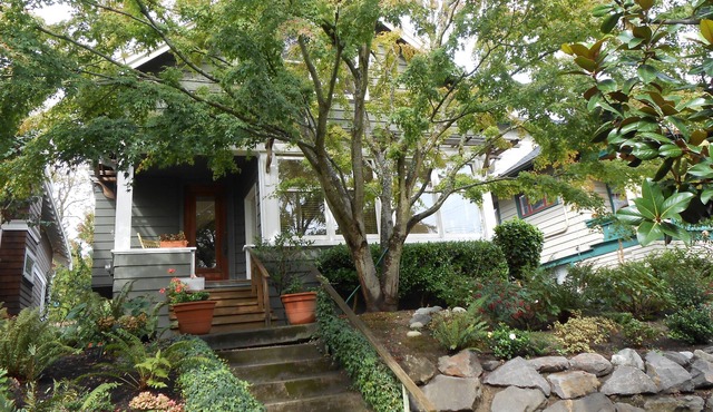 Classic Madrona 2 Bed 2 Bath ‘7 month’ lease