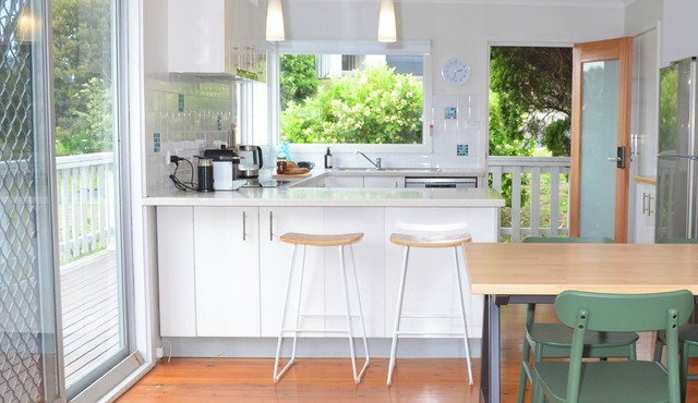 Classic Meets Contemporary: 1960s Beach House