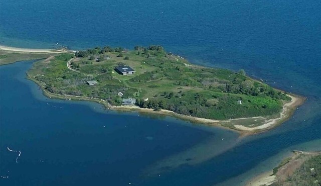 Classic Modern House on its Own Point of Land with Astounding Views