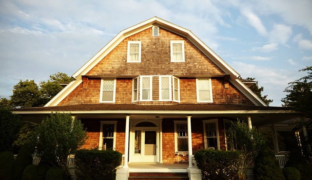 Classic Old Quogue Estate with Pool and AC Short Walk to Beach