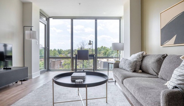 Classic Pentagon City 1BR w/Doorman & Gym, nr Shopping, by Blueground