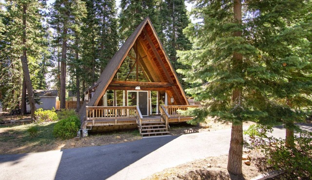 Classic, Pet-friendly A-Frame Styled Cabin with WiFi