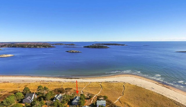 Classic Popham Beachfront Cottage in Prime Location