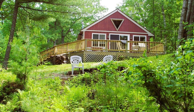 Classic Rustic Lakeside Cabin Retreat. Sleeps 6. Pets allowed.