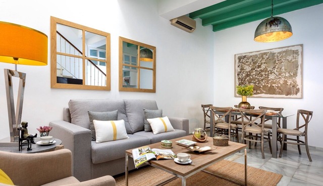 Classic Sevillian House in Santa Cruz Quarter. Argote