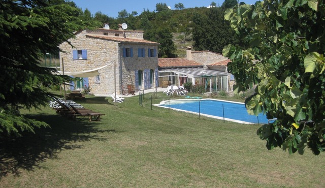 Classic stone farmhouse with heatable pool and tennis court, sleeps 15