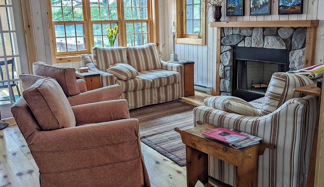 Classic Stony Lake "Island Life" - rustic cabins with fresh amenities