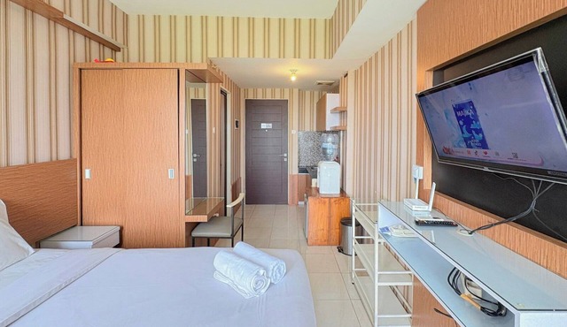 Classic Striped Touch Studio At Malioboro City Apartment