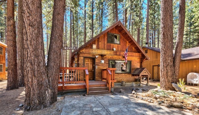 Classic Tahoe Cabin-come play in the mountains, ski, board, cross country!