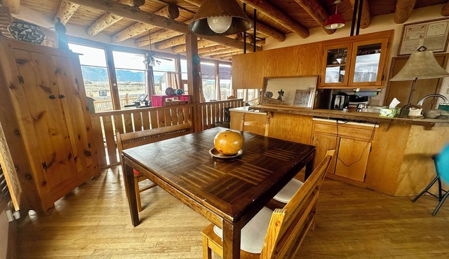 Classic Taos Retreat with Panoramic View 38%discount for mnthy rental